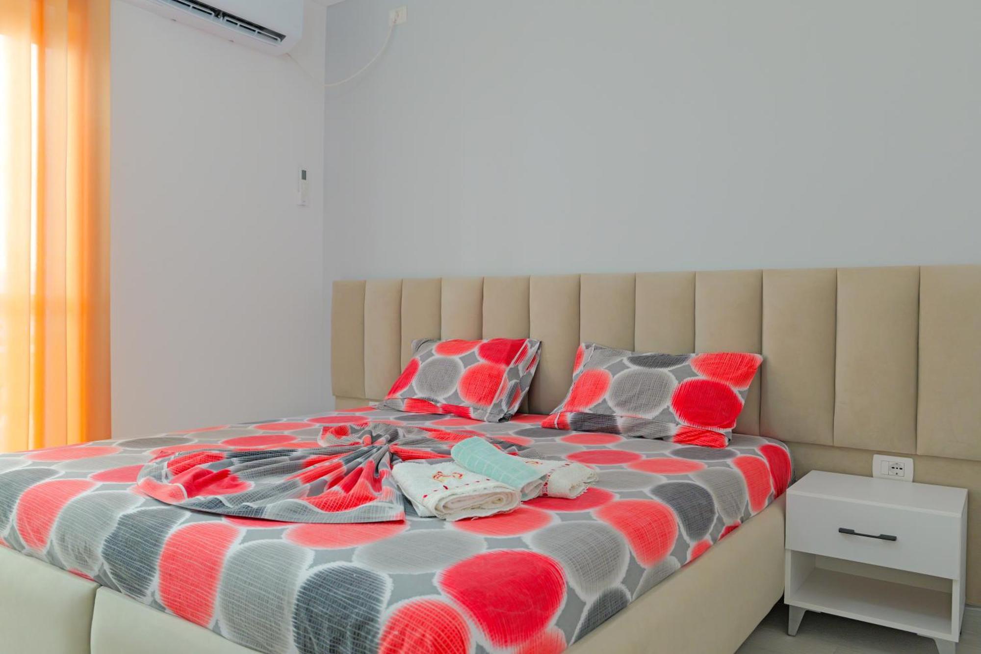 Vila Marina Apartments Саранда Экстерьер фото