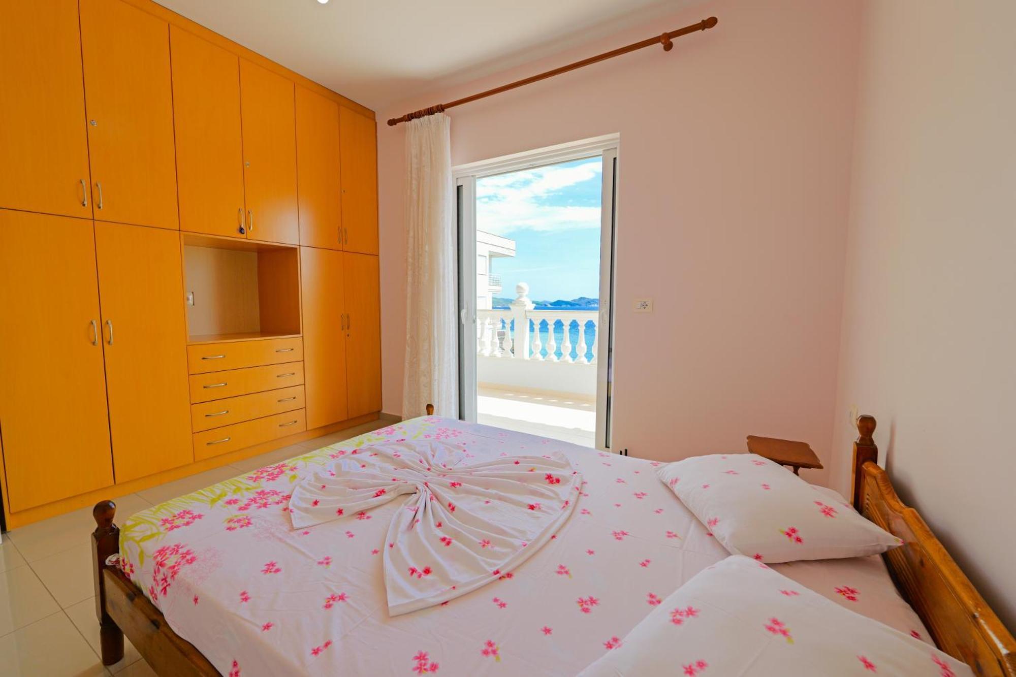 Vila Marina Apartments Саранда Экстерьер фото
