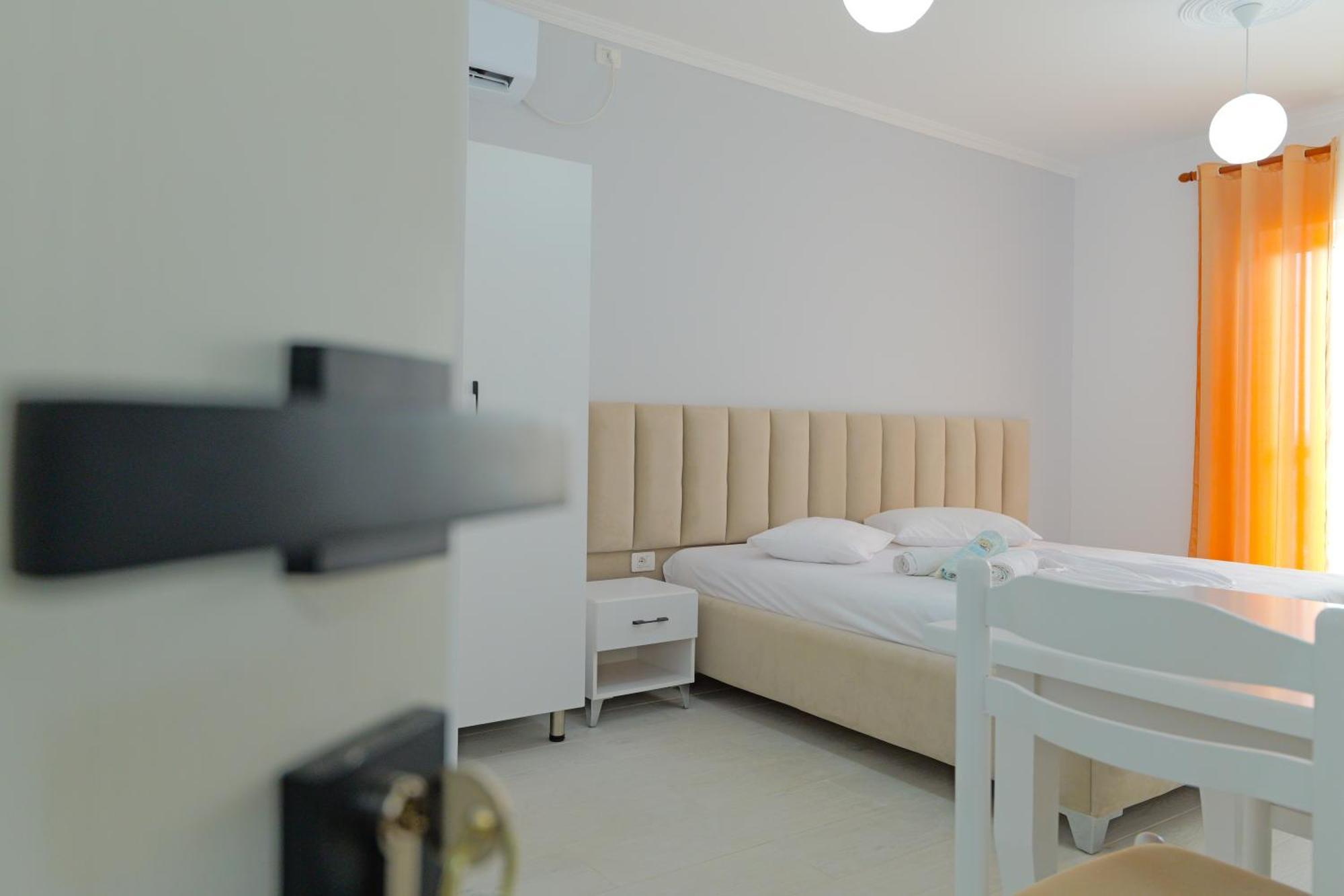 Vila Marina Apartments Саранда Экстерьер фото