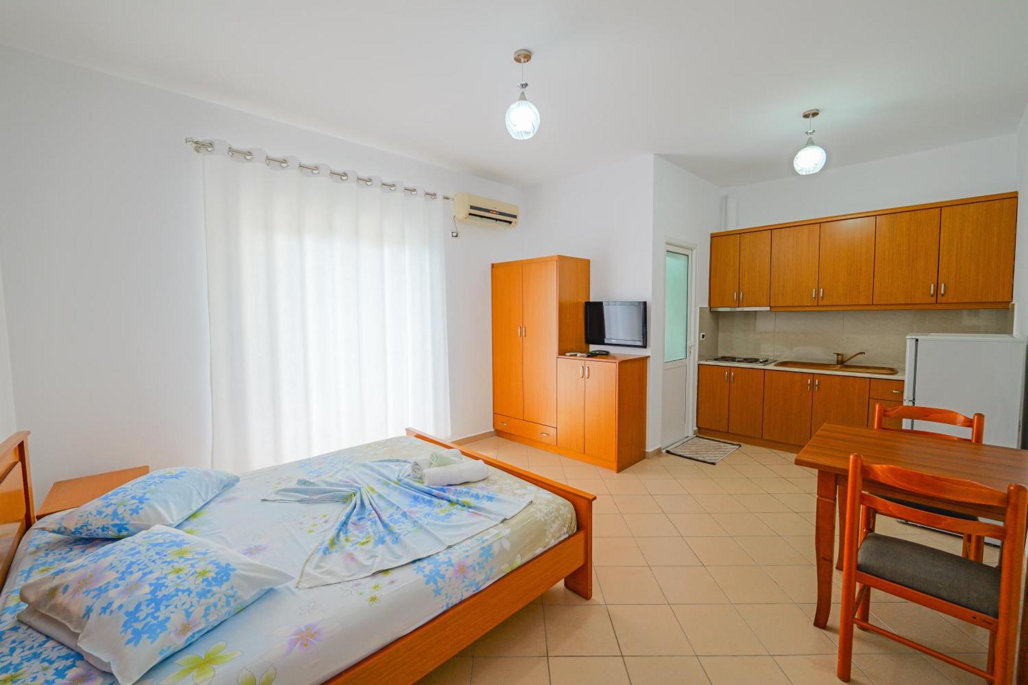 Vila Marina Apartments Саранда Экстерьер фото