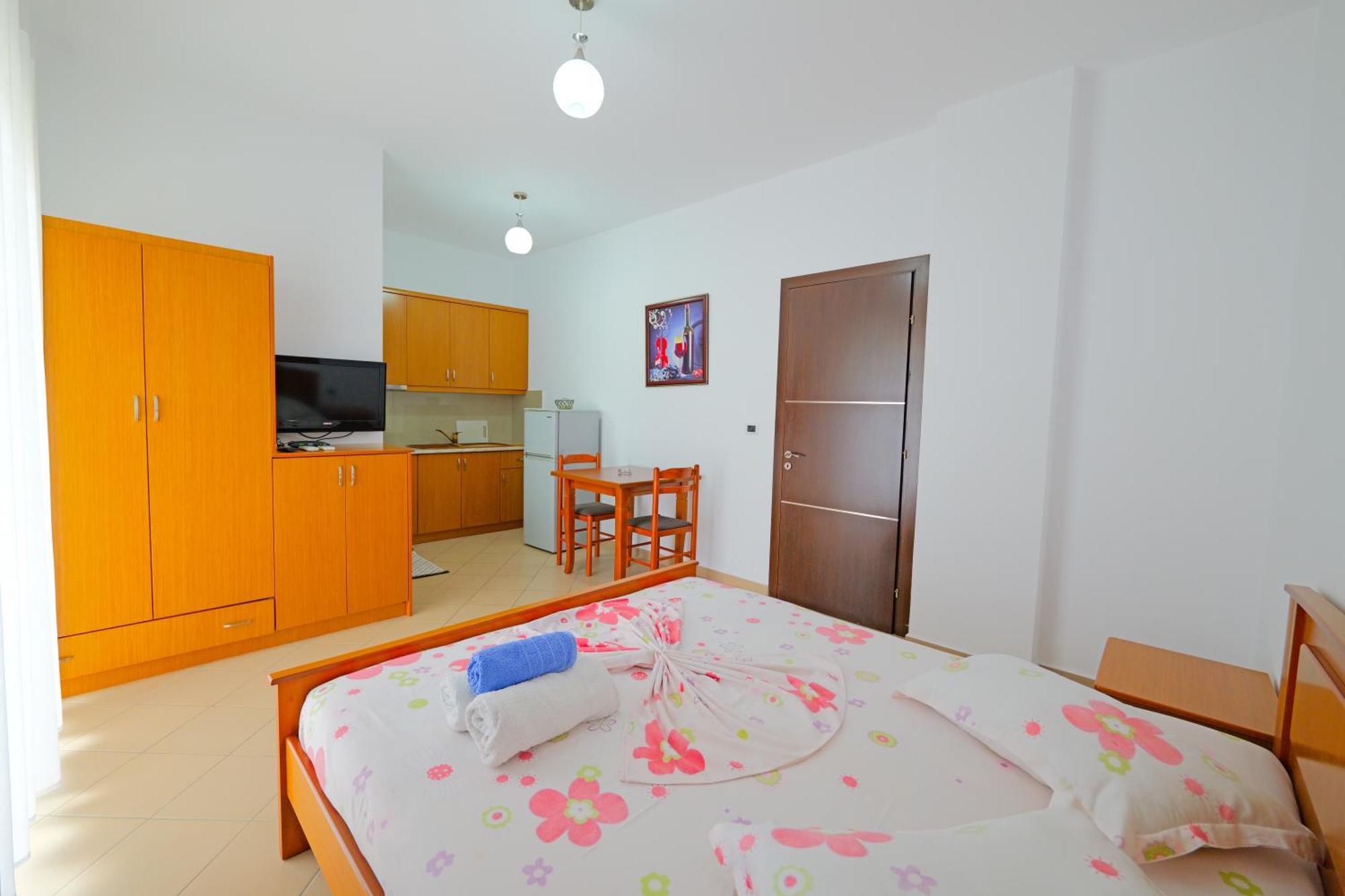 Vila Marina Apartments Саранда Экстерьер фото