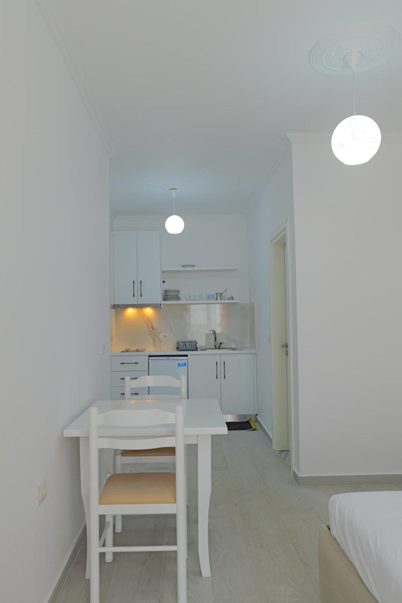 Vila Marina Apartments Саранда Экстерьер фото