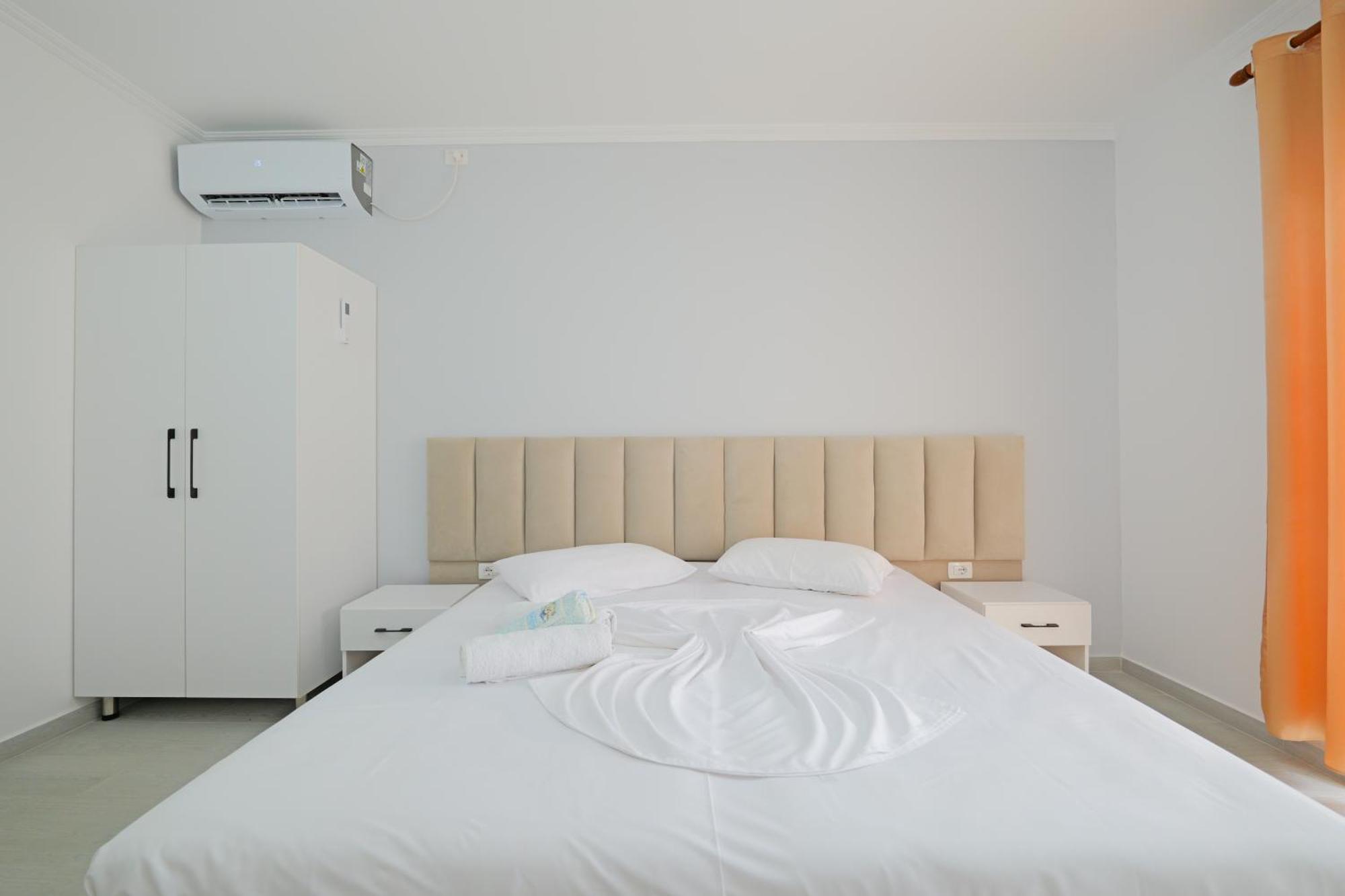 Vila Marina Apartments Саранда Экстерьер фото