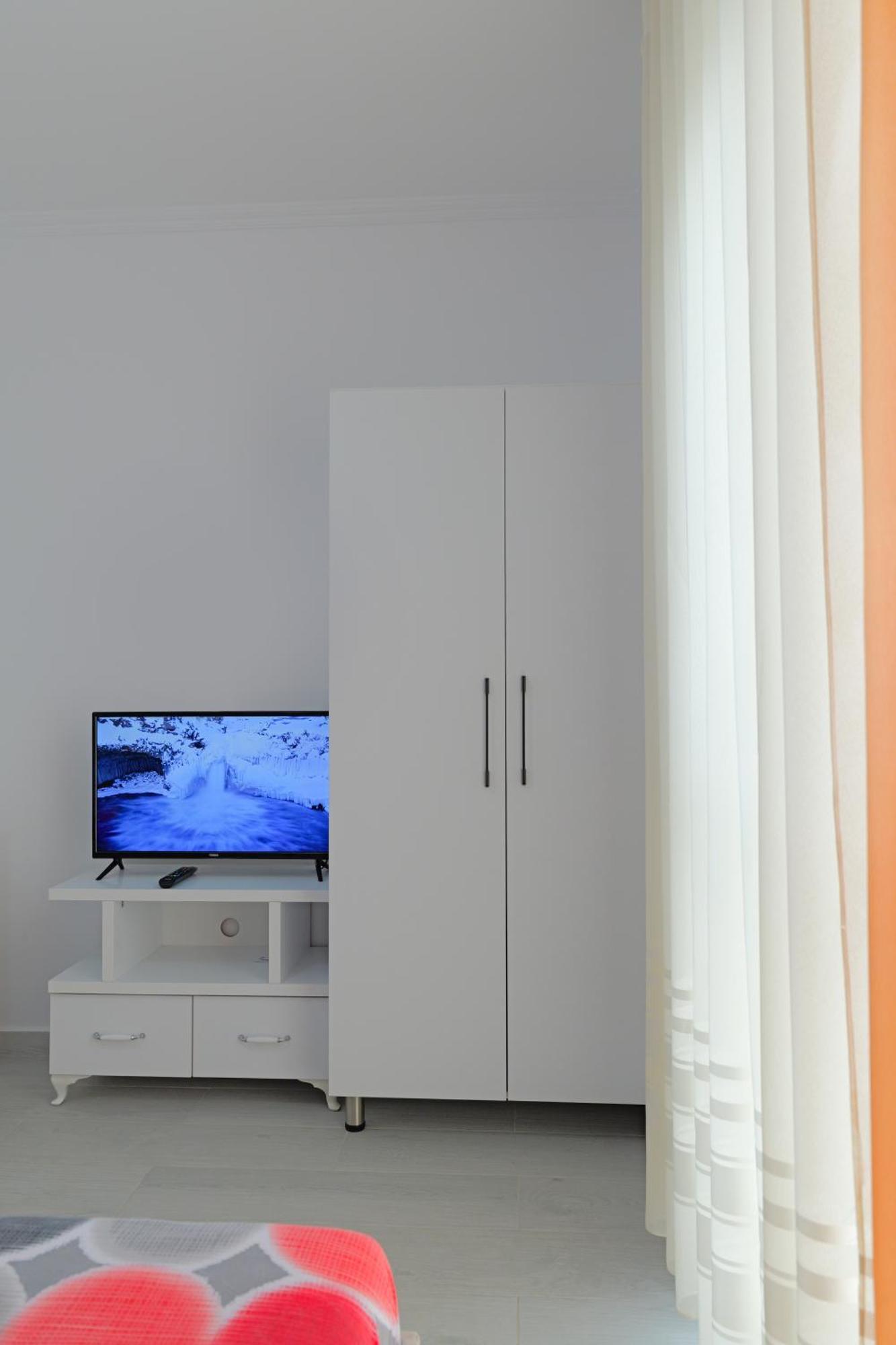 Vila Marina Apartments Саранда Экстерьер фото